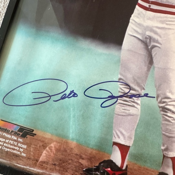 Pete Rose signed 16x20 Photo - Picture 2 of 7